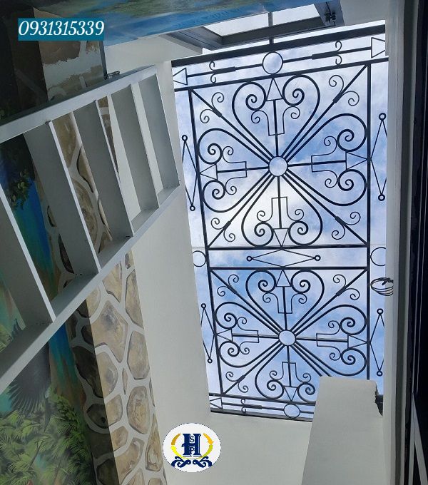 Khung sắt nghệ thuật giếng trời hsp